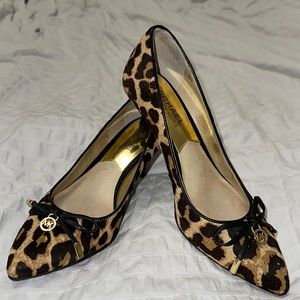 Michael Kors kitten heel. Size 4 1/2
